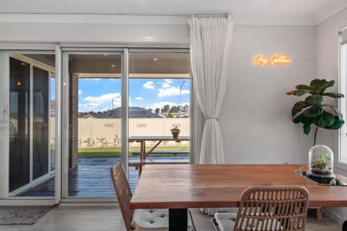 Casa De Soleil - New Modern Home in Central Location in 諾拉