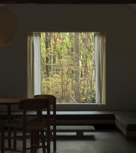 WHITE HUT l ホワイトハット