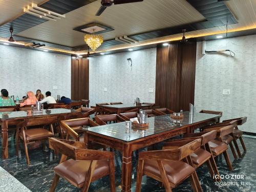 Restorāns, Hotel Sanjay palace in Brahmbad