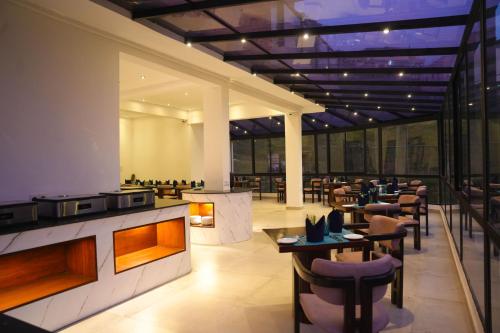 レストラン, Montagna Luxury Hotel in ヌワラ エリヤ