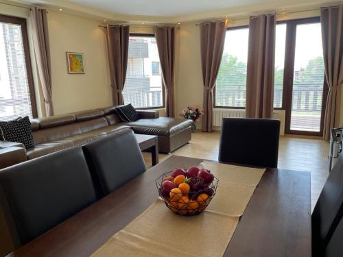 Parklands Hotel & Pool in بانسكو