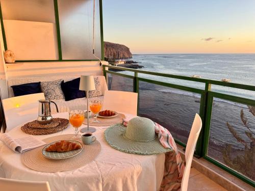NEW THE TERRACE BY THE SEA -Infinity views & Aircond- Comodoro, Los Cristianos, Tenerife