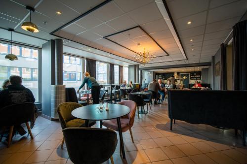 Restaurant, Enter Amalie Hotel in Tromsø