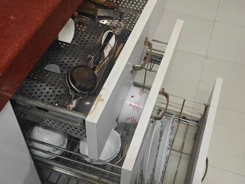 Homestay - Serviced Apartment ISH Atithya with Modular Kitchen, various amenities and Complimentary Breakfast in Lucknow, IN