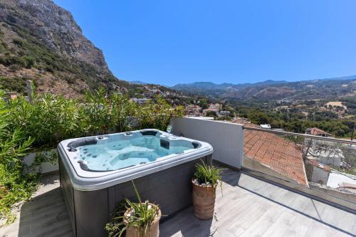 Casa Sofia, By Hellocrete