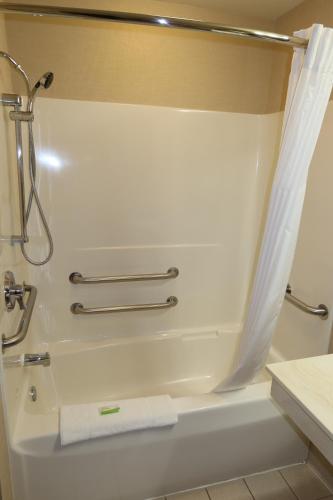 Country Inn & Suites by Radisson Madison WI - image 12