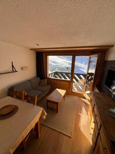 Shared lounge/TV area, Appartement pied pistes a Val thorens near La Cabane