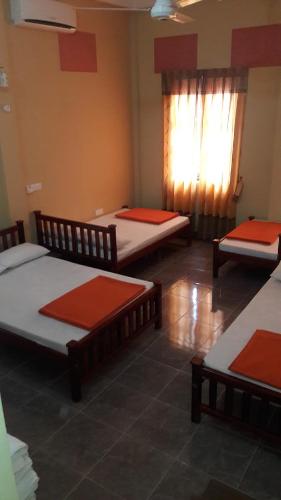 Quadruple Room with Bathroom image 2