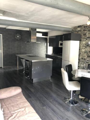 Appartement moderne aux Saintes-Maries-de-la-Mer avec terrasse. - Location saisonnière - Saintes-Maries-de-la-Mer