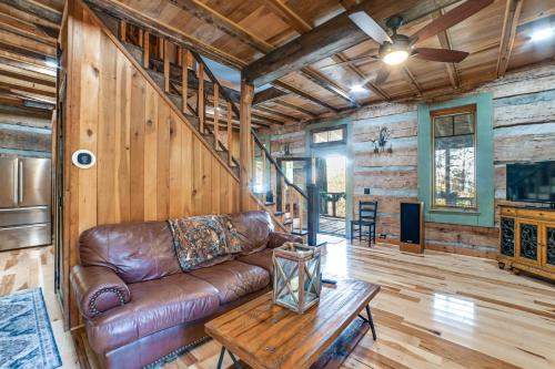 Historic Cabin with Stunning Kentucky Lake View in Waverly, USA