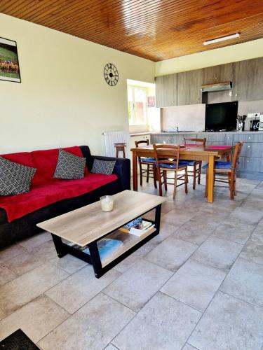 La Colline d'Estaing, Maison 4 pers avec terrasse gîte à louer Annat