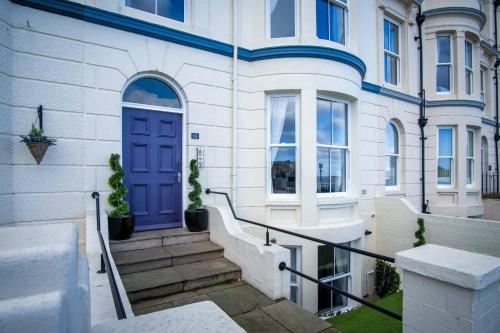 The Helaina Apartments - main image