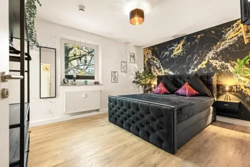 Stilvolles Wohlfühl-Apartment mit Balkon in Augsburg, Deutschland