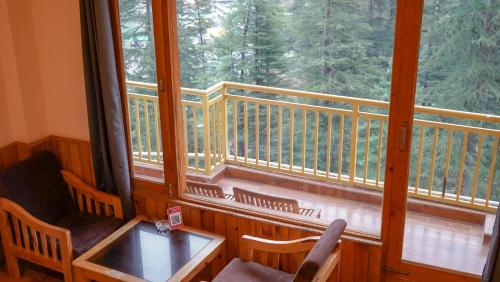 Apkārtne, The Woodpecker Inn Jibhi in Jibhi