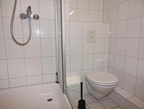 Badrum, Orth A5 in Orth