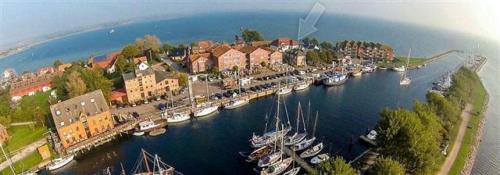 Hotellet från utsidan, Surf and Chill in Orth