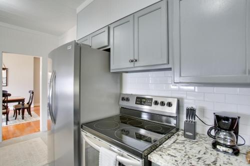 Charming Cottage with Mississippi River Views! - image 11
