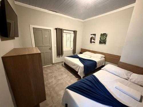 2 double beds