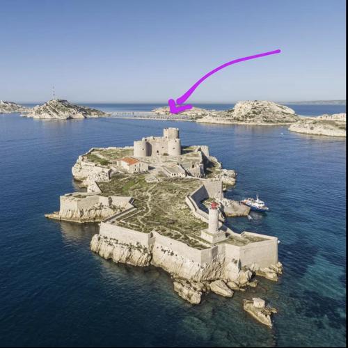 Charmant studio climatise au milieu du parc naturel in Les Iles