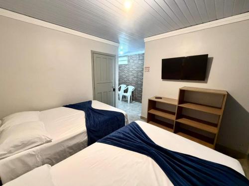 2 double beds