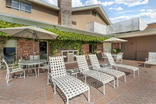 View, Best Western Plus Carriage Inn in Sherman Oaks