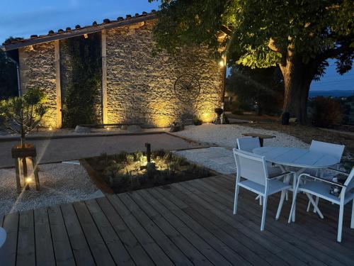 Viesnīcas āriene, La Vigne, fully modernised farmhouse dated 1882 incl Swimming pool in Saint-Dier-d'Auvergne