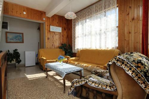 Apartments and rooms with parking space Makarska - 9128 - image 3
