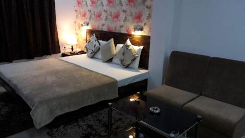 Hotel Kanha Inn in Aminabad