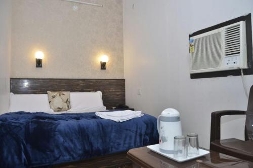 Hotel Kanha Inn in Aminabad