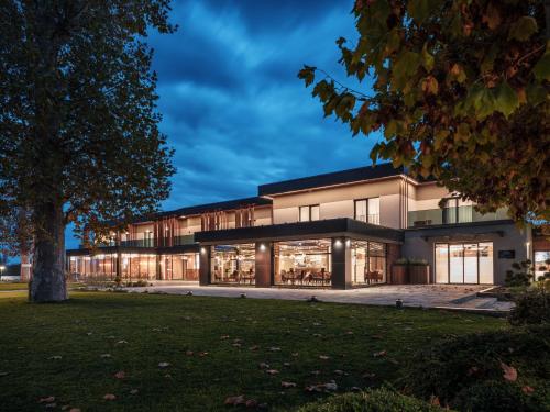 . Hotel Dunav