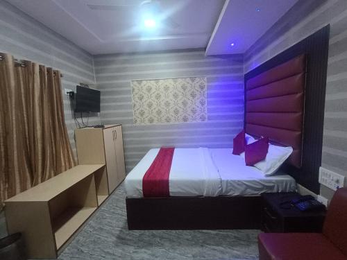 Hotel Shimla Inn in Charbagh