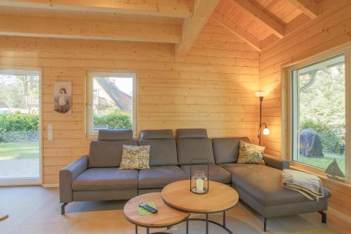 Ferienhaus "Zum Hafen 21" in Zislow - Stilvoll entspannen zwischen Wald und See in Zislow