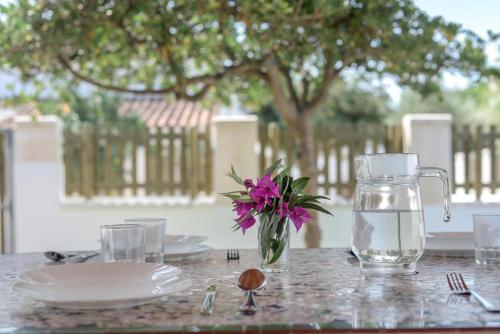 Buitenkant, Cortijo Miguelin in Zahora