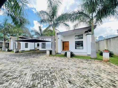 Starlink & solar perfect long-term Ibex Home in Chelston