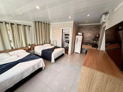 2 double beds