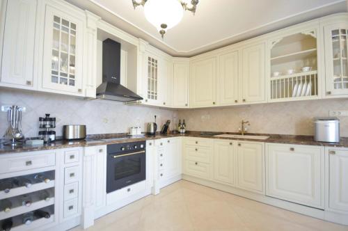 keuken, Villa St.George in Lucice