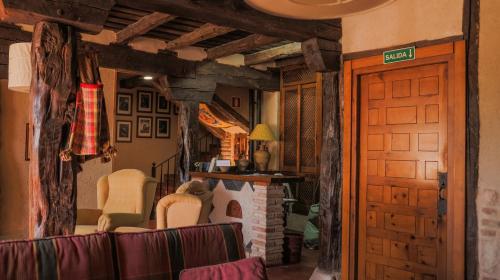 設施, Posada del Medievo in 馬德魯耶洛