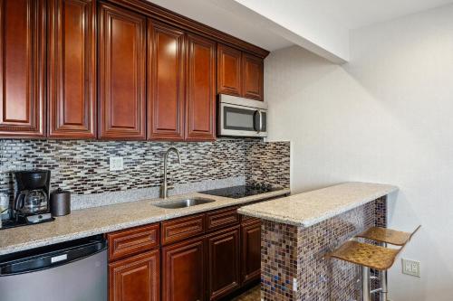 Ramada by Wyndham Flushing Queens in LaGuardia Airport