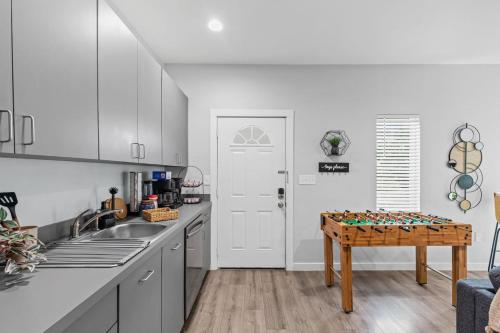 Ruby 1BD In the Heart of Dallas in Cedars