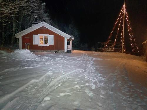 Nävekvarn, torp med bastu och badtunna nära vandringsled (Navekvarn, torp med bastu och badtunna nara vandringsled) in Navekvarn