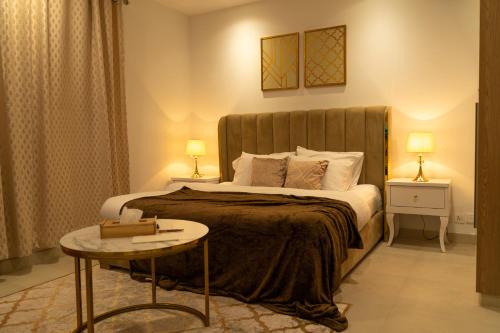 Penta Square Signature Hotel Apartments - DHA Phase 5 Lahore - image 8