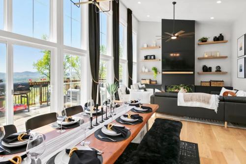 LUXE, Breathtaking Mountain Views, Hot Tub, Fire Pit, Fire Pit Table, Pool Table, 2 Living rooms, Universal EV Station, Hendersonville (fotografie 2)