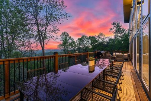 LUXE, Breathtaking Mountain Views, Hot Tub, Fire Pit, Fire Pit Table, Pool Table, 2 Living rooms, Universal EV Station, Hendersonville (fotografie 6)