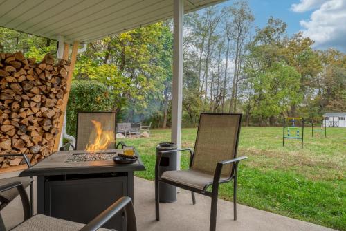บริการและสิ่งอำนวยความสะดวก, Family Escape with Yard, Fire Pit and EV Charger in แกรนต์วิลล์ (PA)