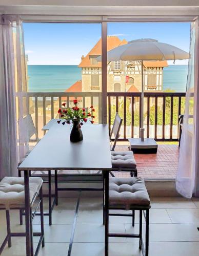 Manon's Studio Vue Mer, Grand Balcon et Parking in 維萊敘爾梅爾