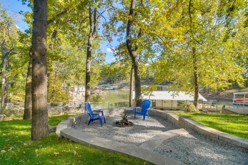 Game Room, Dock & Hot Tub: Grand Lake Getaway in Monkey Island (OK)