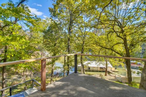 Game Room, Dock & Hot Tub: Grand Lake Getaway in Monkey Island (OK)