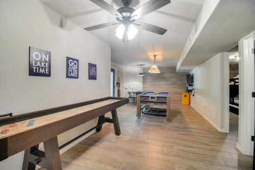 Game Room, Dock & Hot Tub: Grand Lake Getaway in Monkey Island (OK)