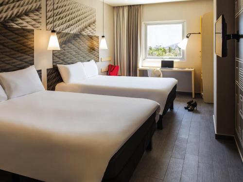 2 double beds