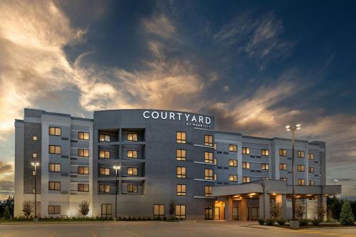 . Courtyard by Marriott Sherman